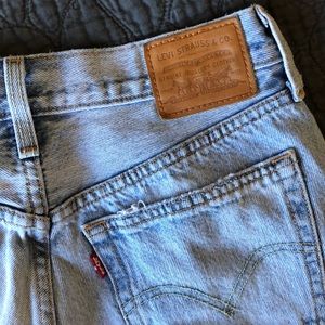 NWOT Wide-Leg High Waisted Levi’s Cropped Jeans